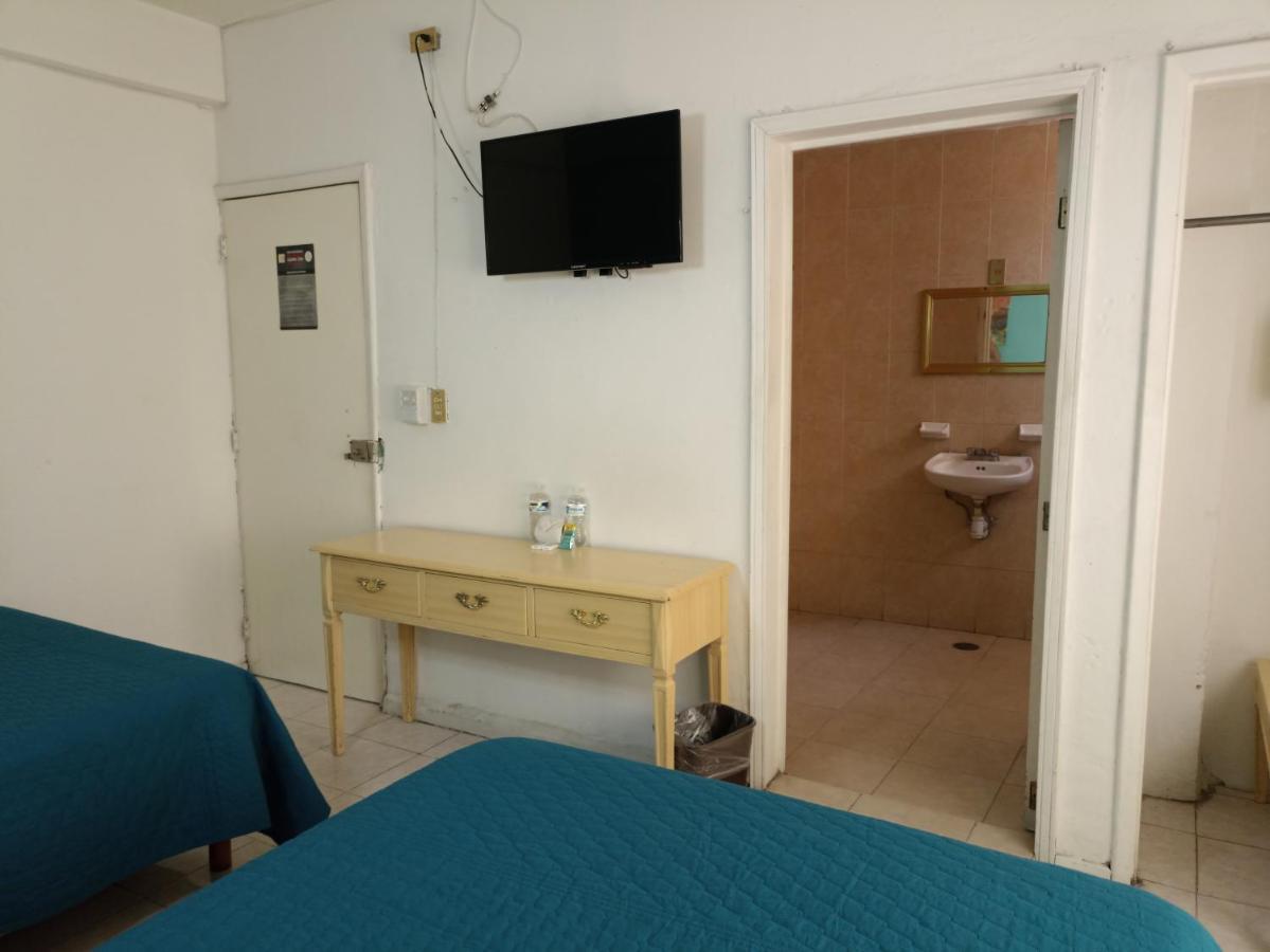 Hotel San Carlos Irapuato Esterno foto