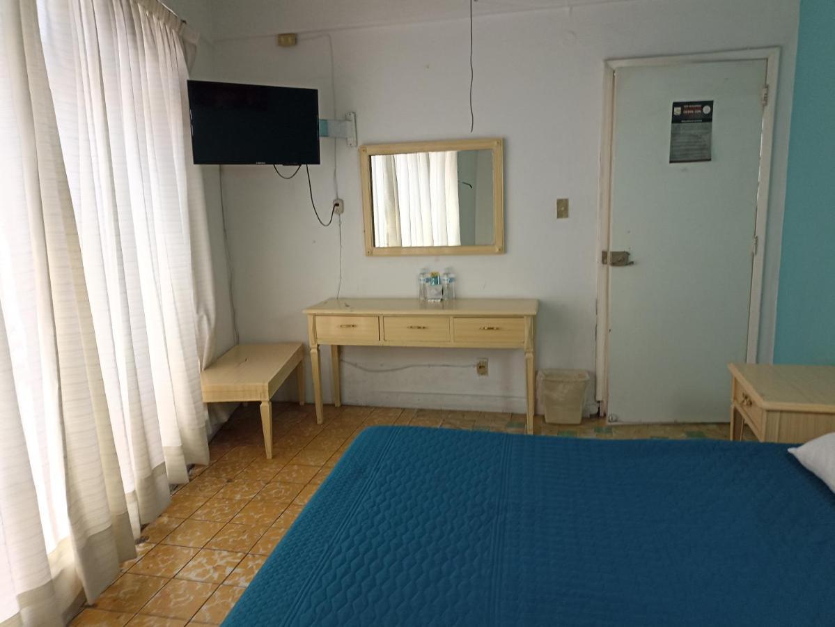 Hotel San Carlos Irapuato Esterno foto